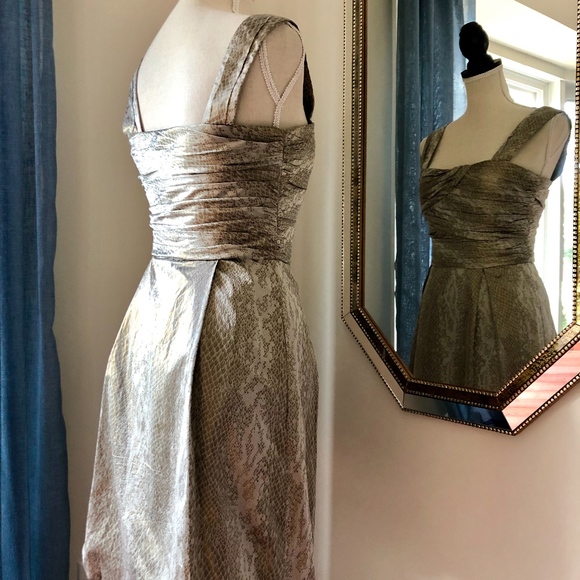 ❤️ Host Pick DVF Metallic Cocktail Dress - Picture 4 of 4